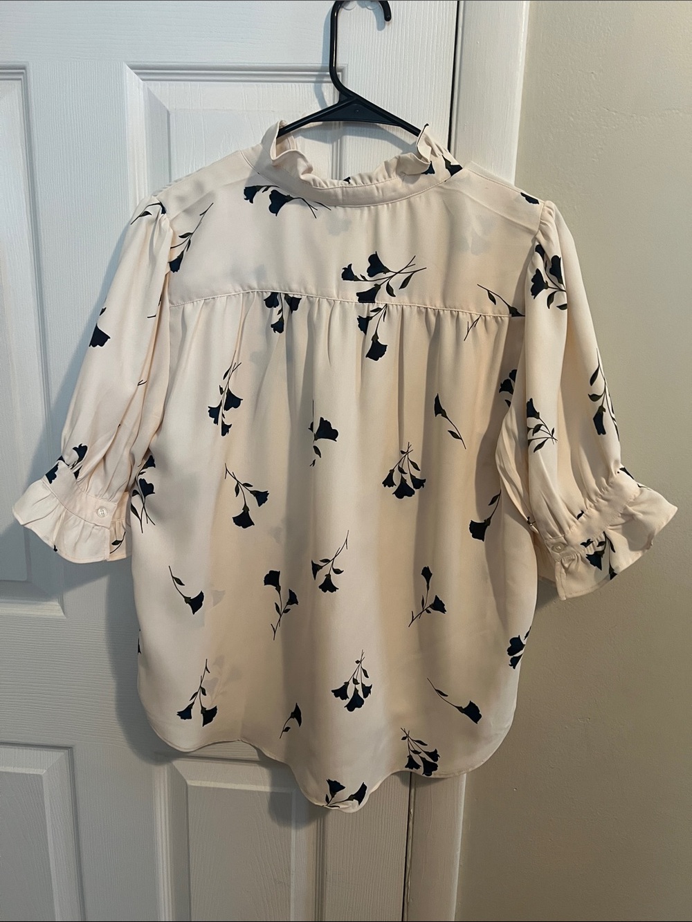 Ann Taylor Cream Blouse with Navy Floral Print and Ruffle Sleeves - Picture 4 of 4